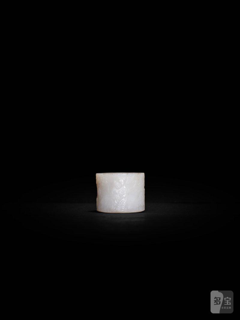 清　白玉春宮圖扳指 | A WHITE JADE 'EROTICA' THUMB RING - 图9